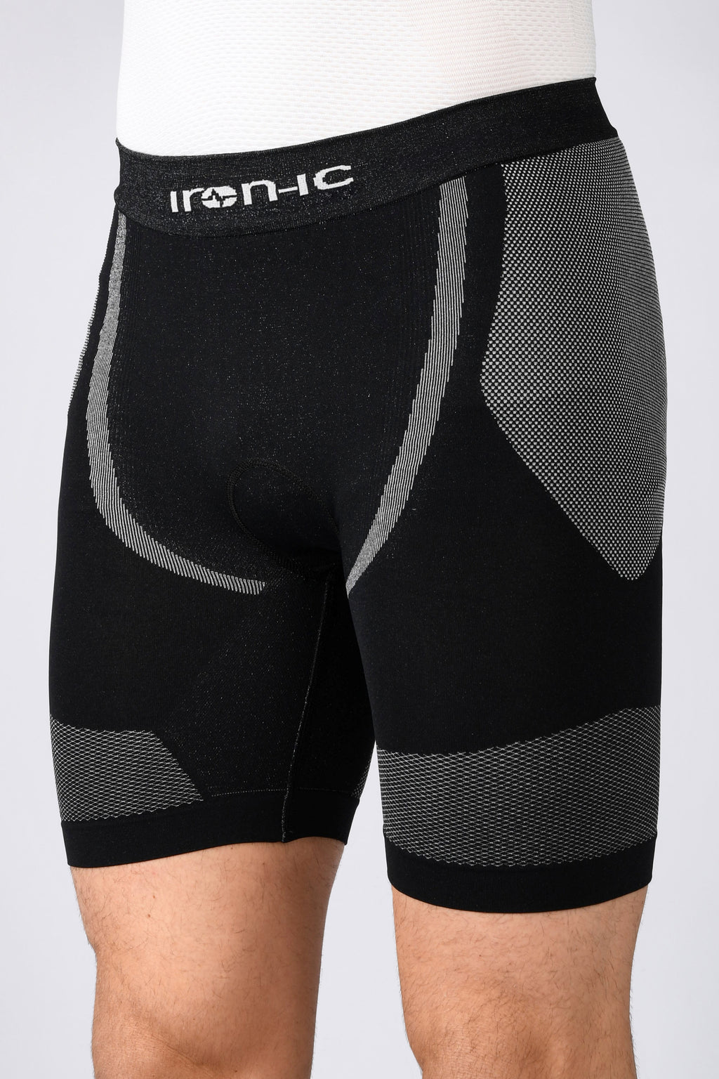 IRONIC,  pantaloncini ciclisti con fondello