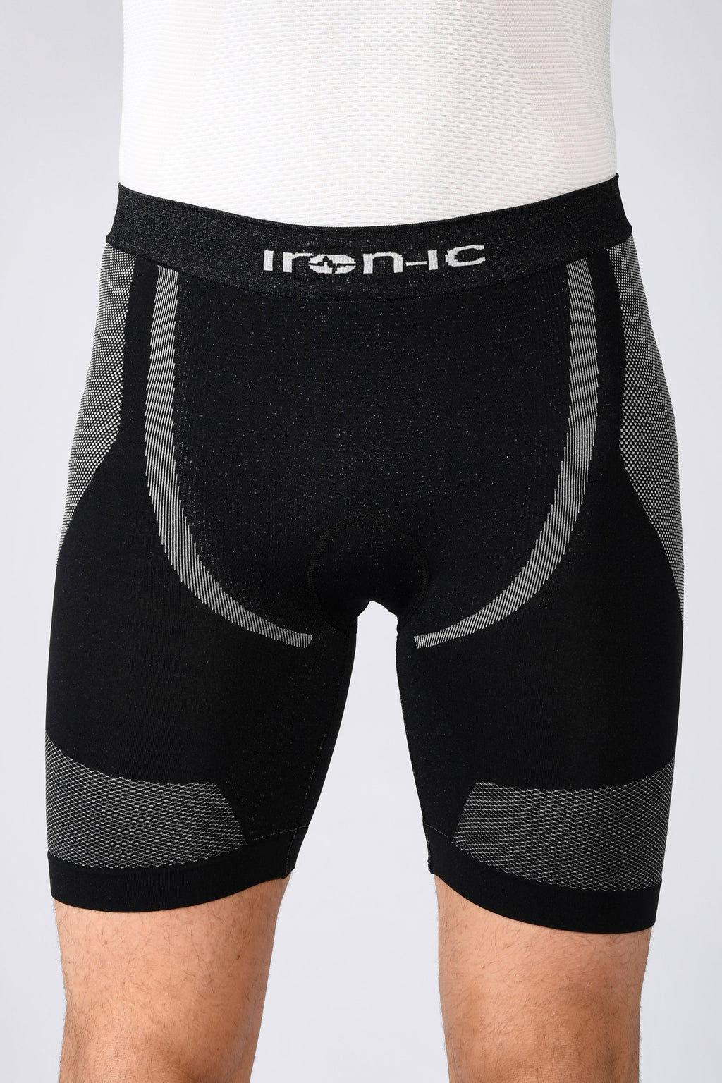IRONIC,  pantaloncini ciclisti con fondello